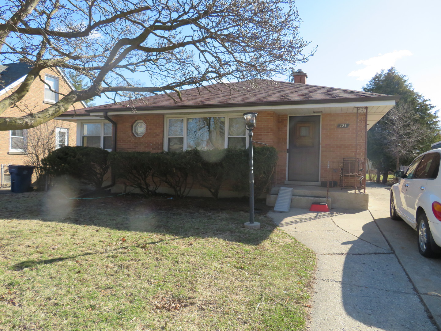 121 N Ardmore Ave Property Photo