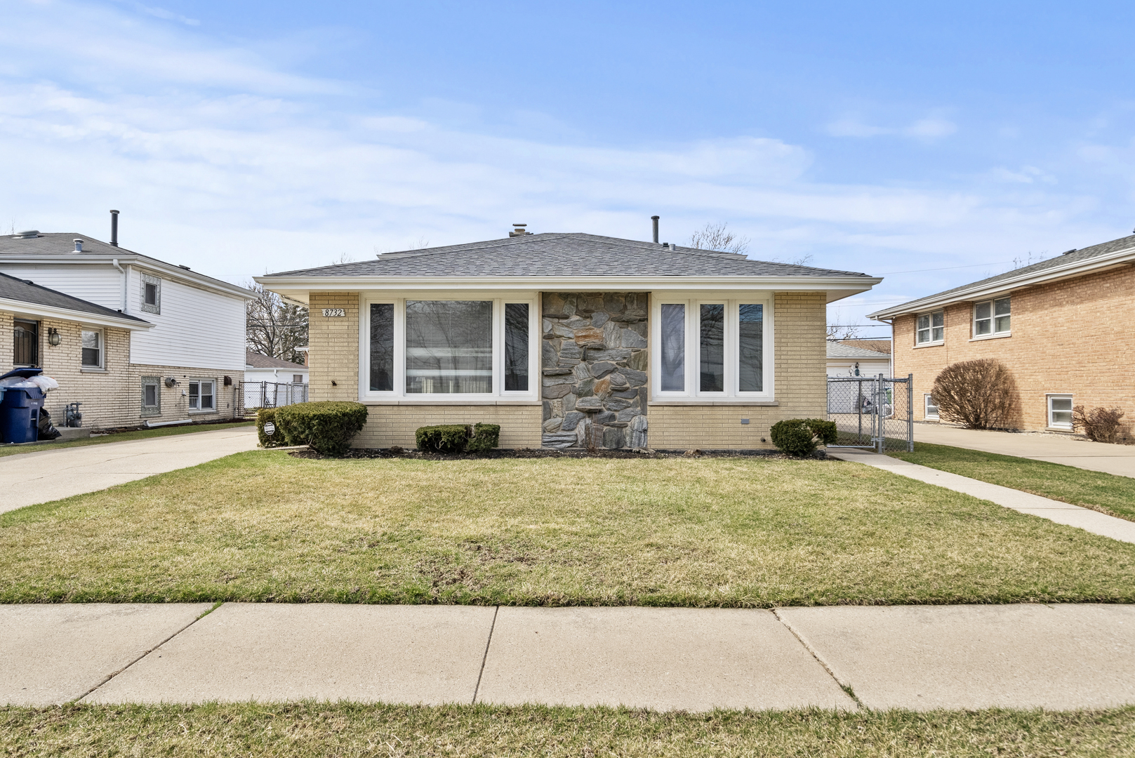 8732 S 49th Court Property Photo