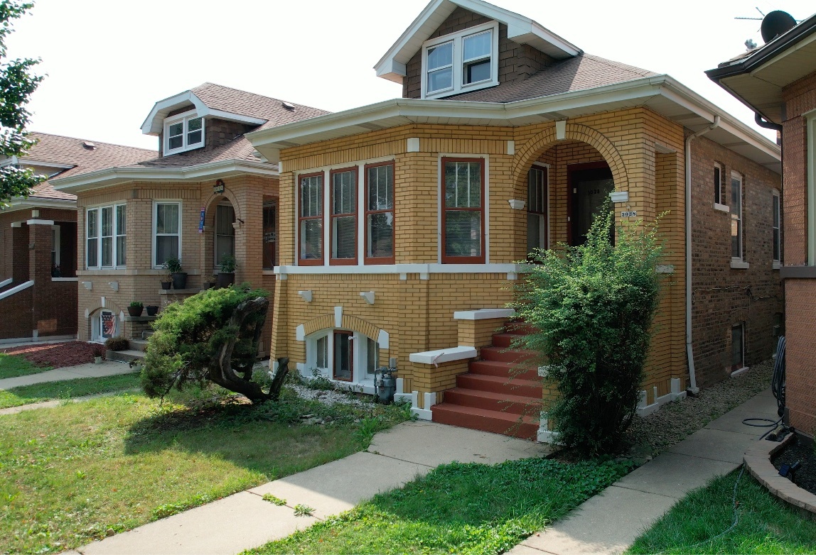 3028 N Kostner Avenue Property Photo