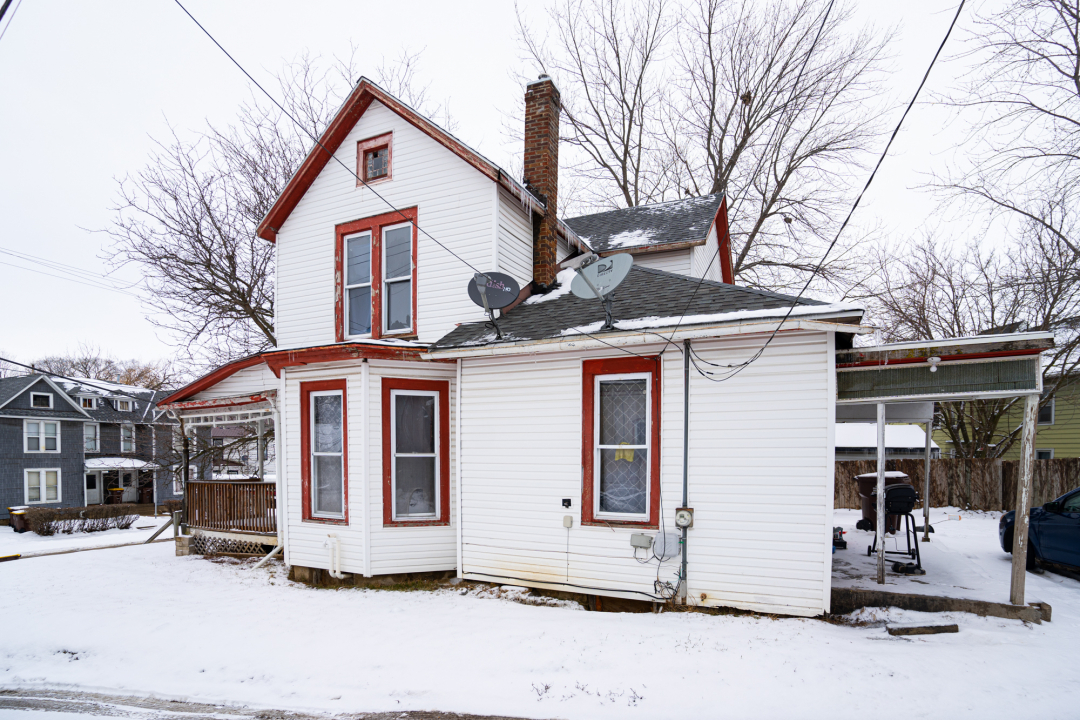 309 S Walnut Avenue Property Photo 5