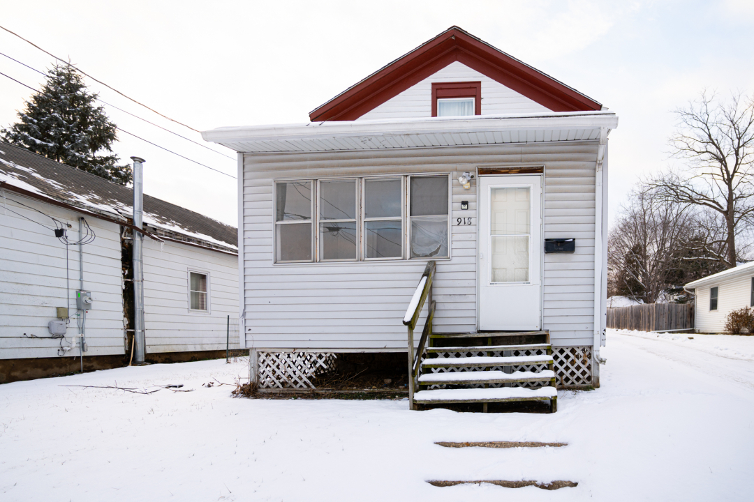 918 S Fruit Ave Property Photo