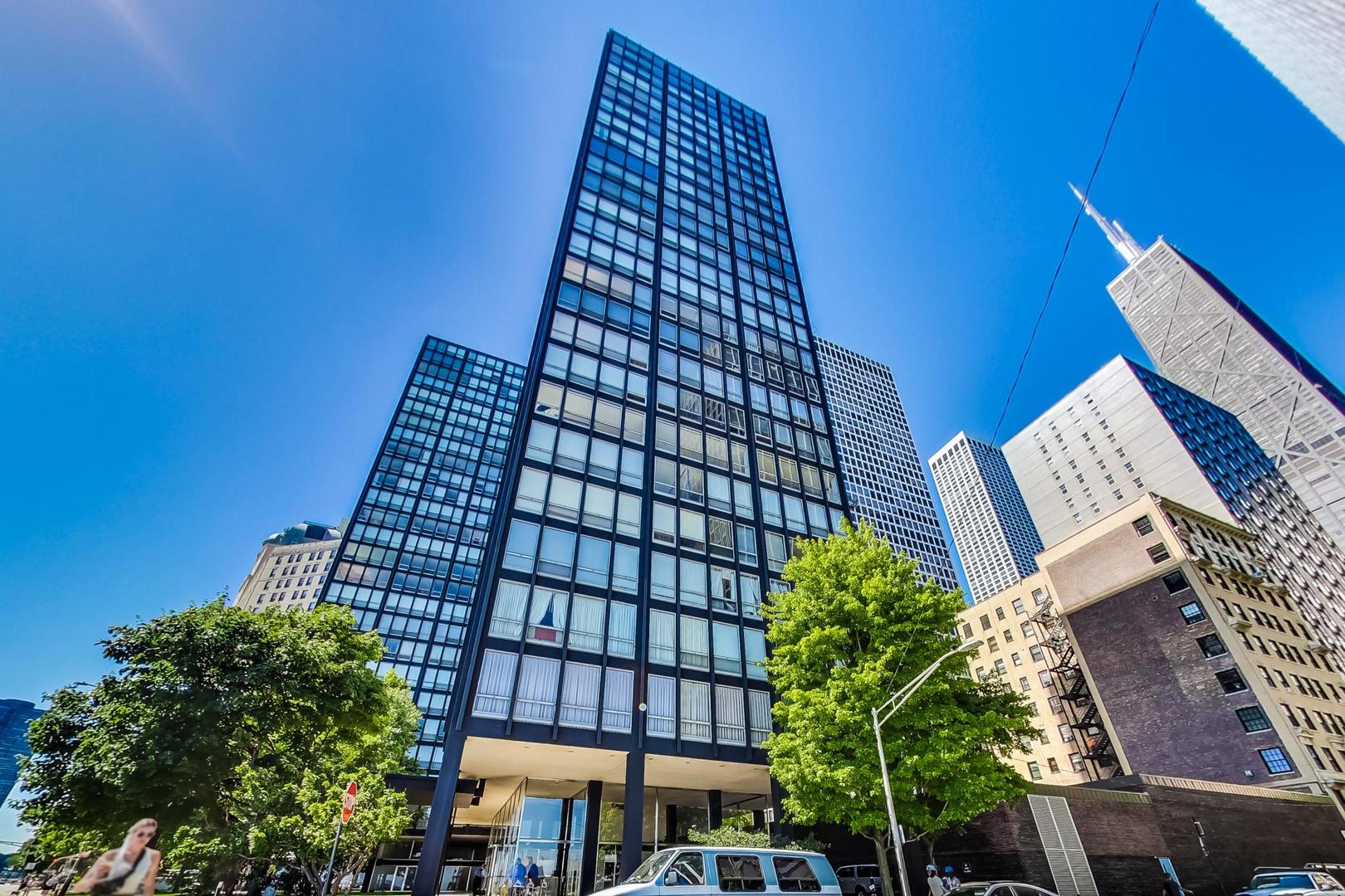 880 N Lake Shore Drive 17C Property Photo 1