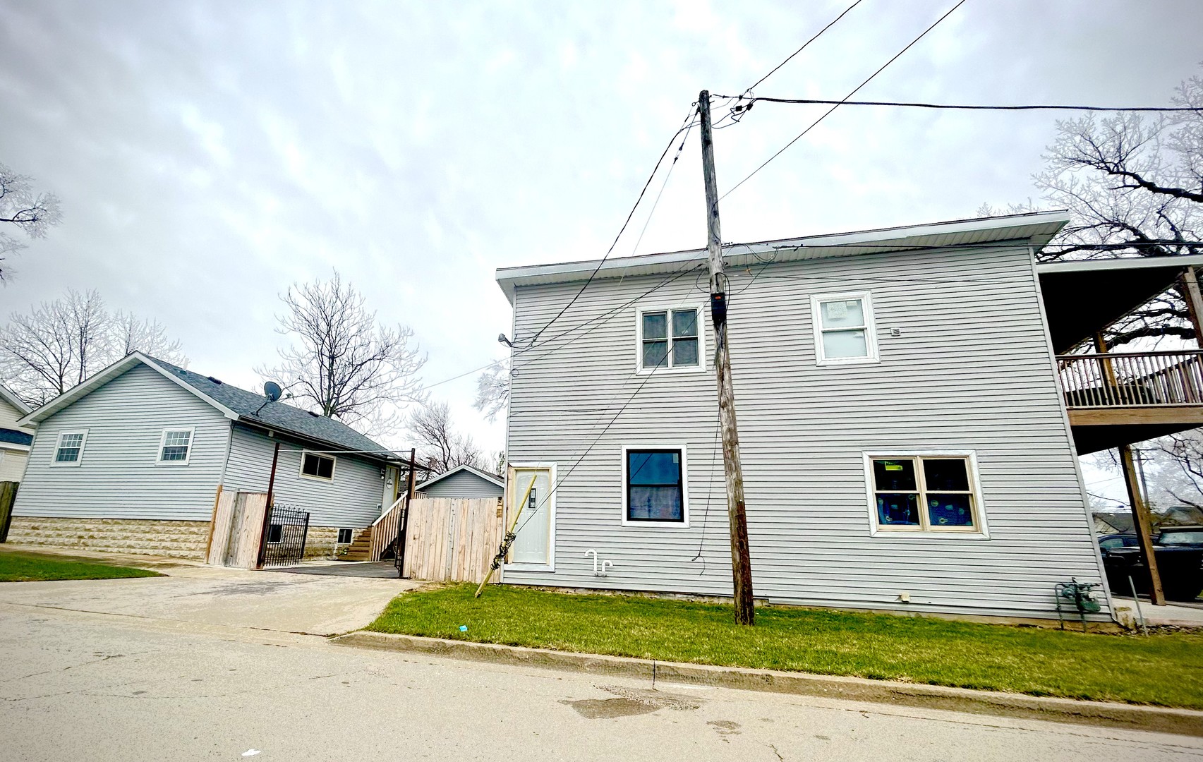 562 N Eastern Avenue Property Photo