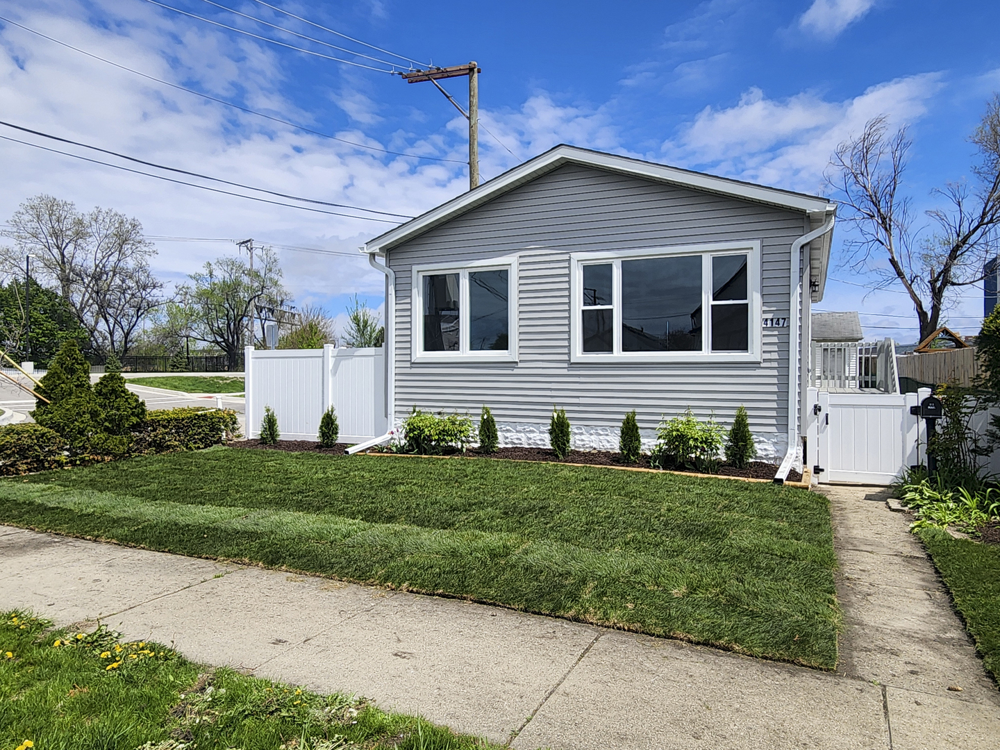 4147 Prairie Street Property Photo