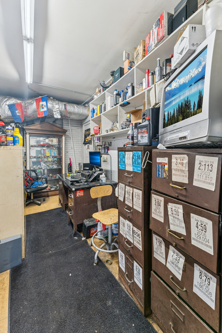 8257 S Racine Avenue Property Photo 14
