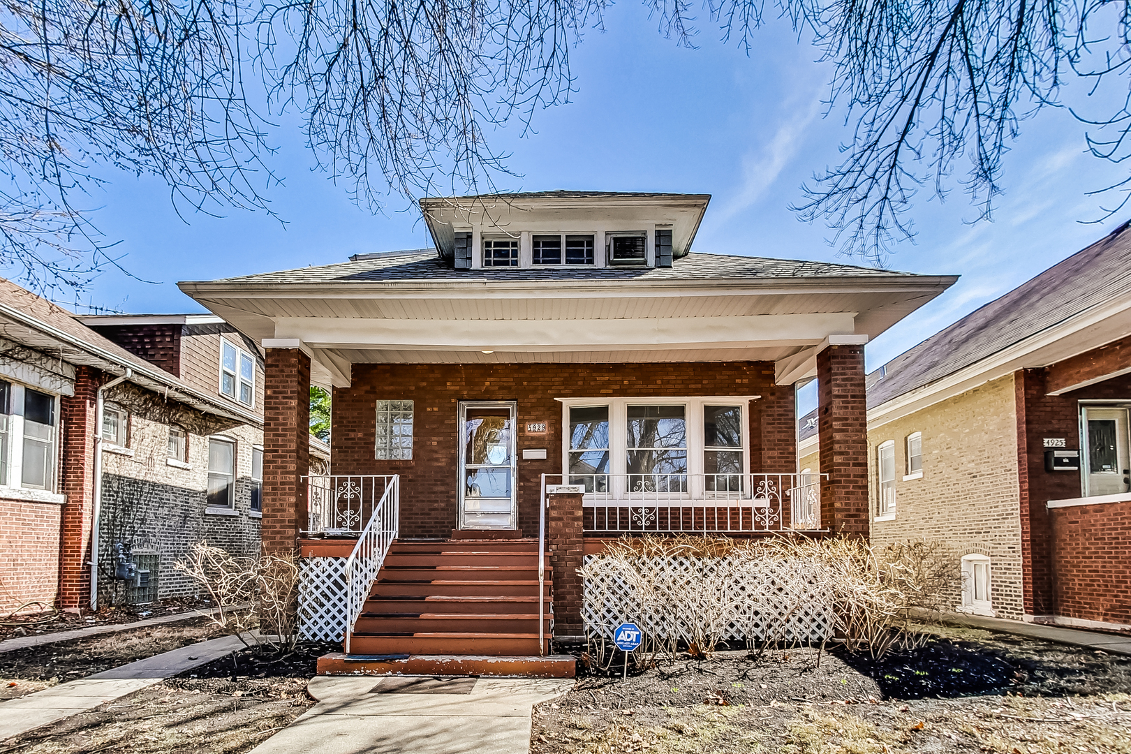4929 N Hamlin Avenue Property Photo
