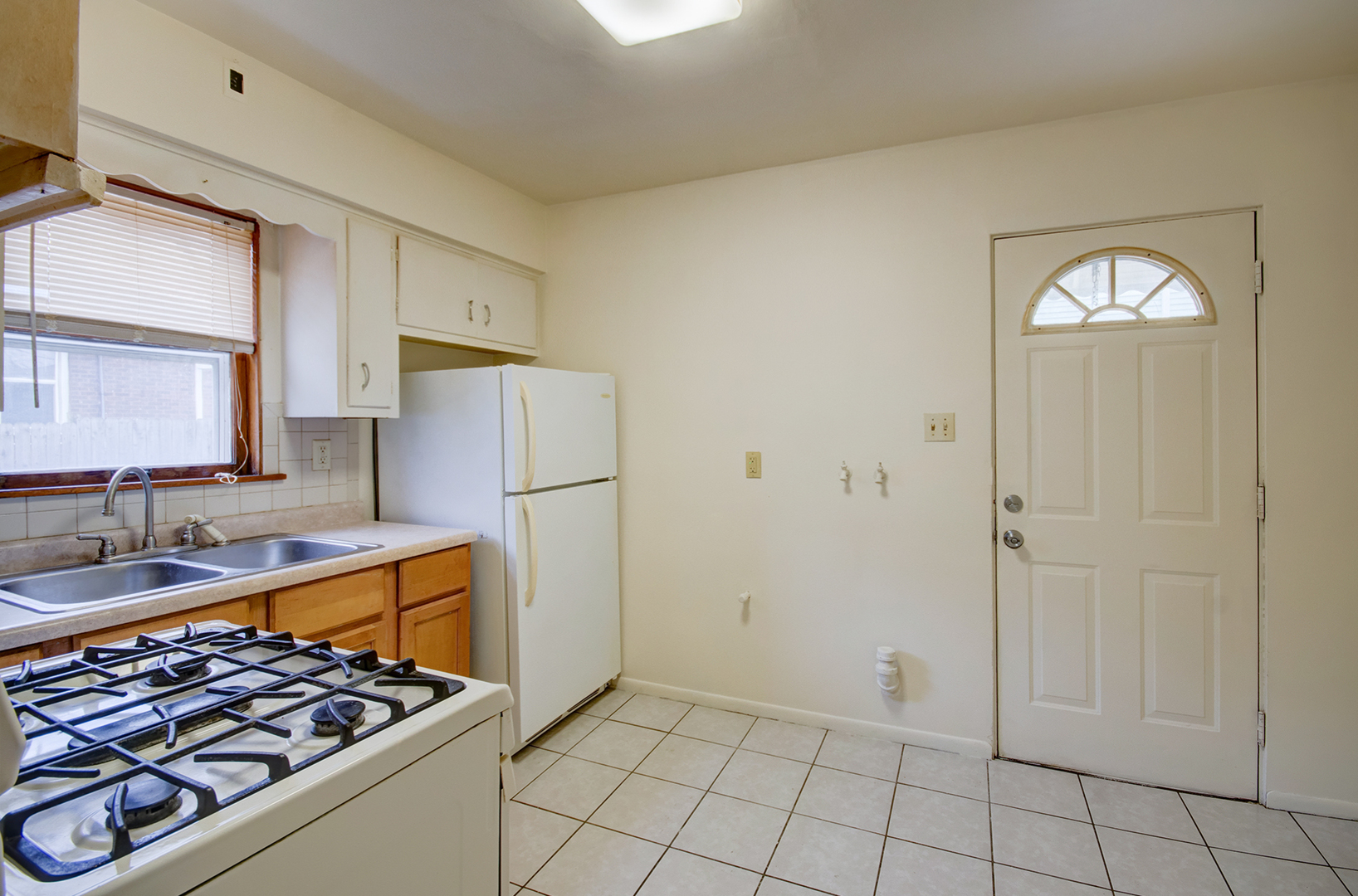406 Moran Street Property Photo 8