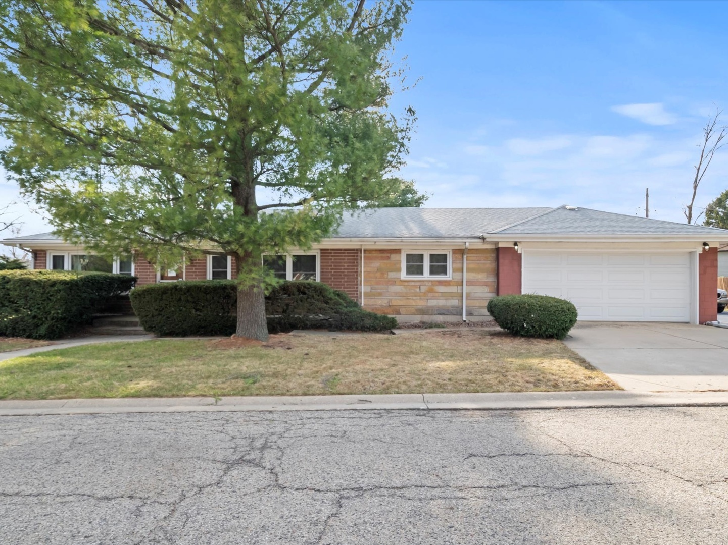 1426 Sunset Drive Property Photo