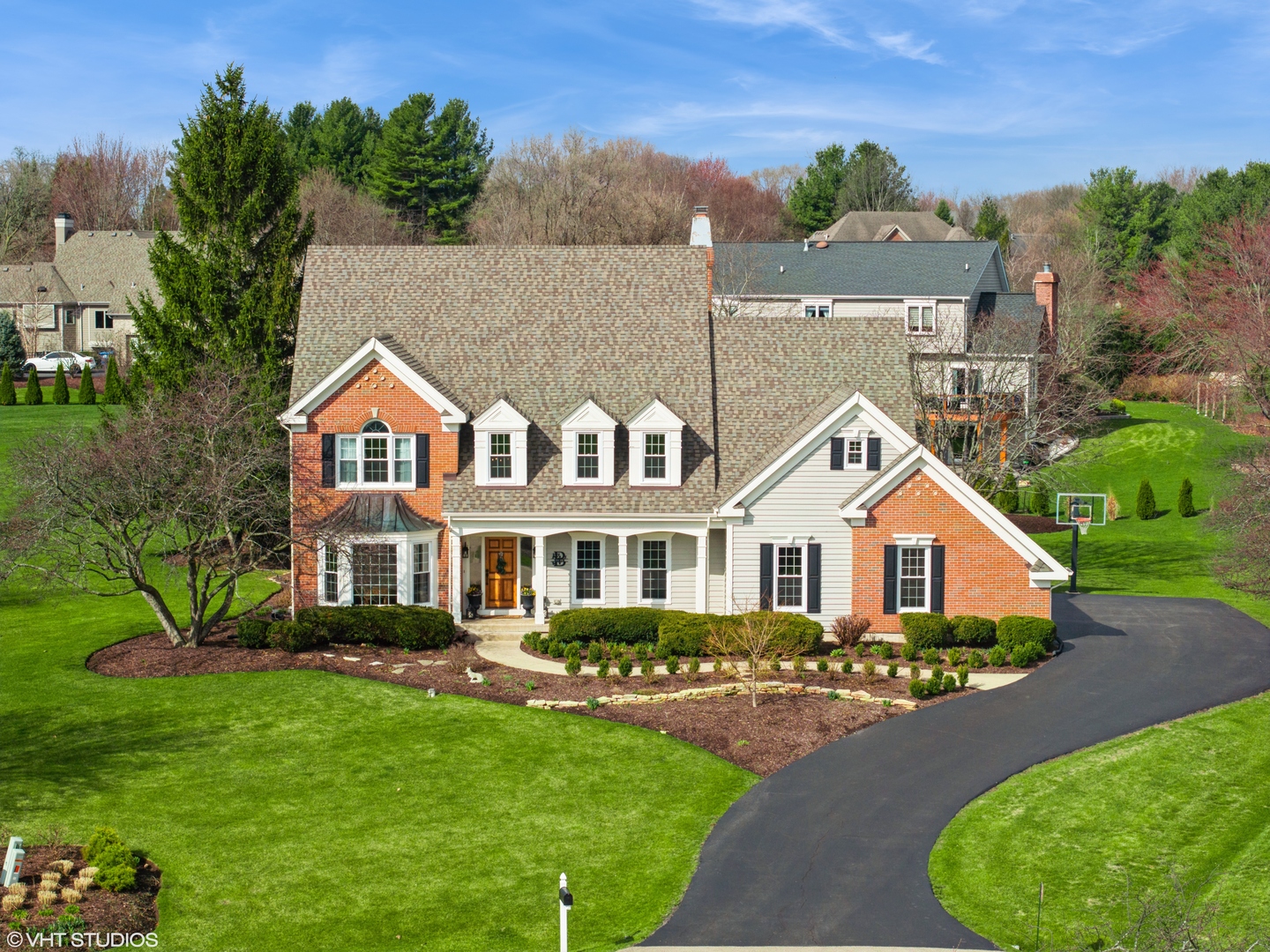 38w317 Chickasaw Court Property Photo 1