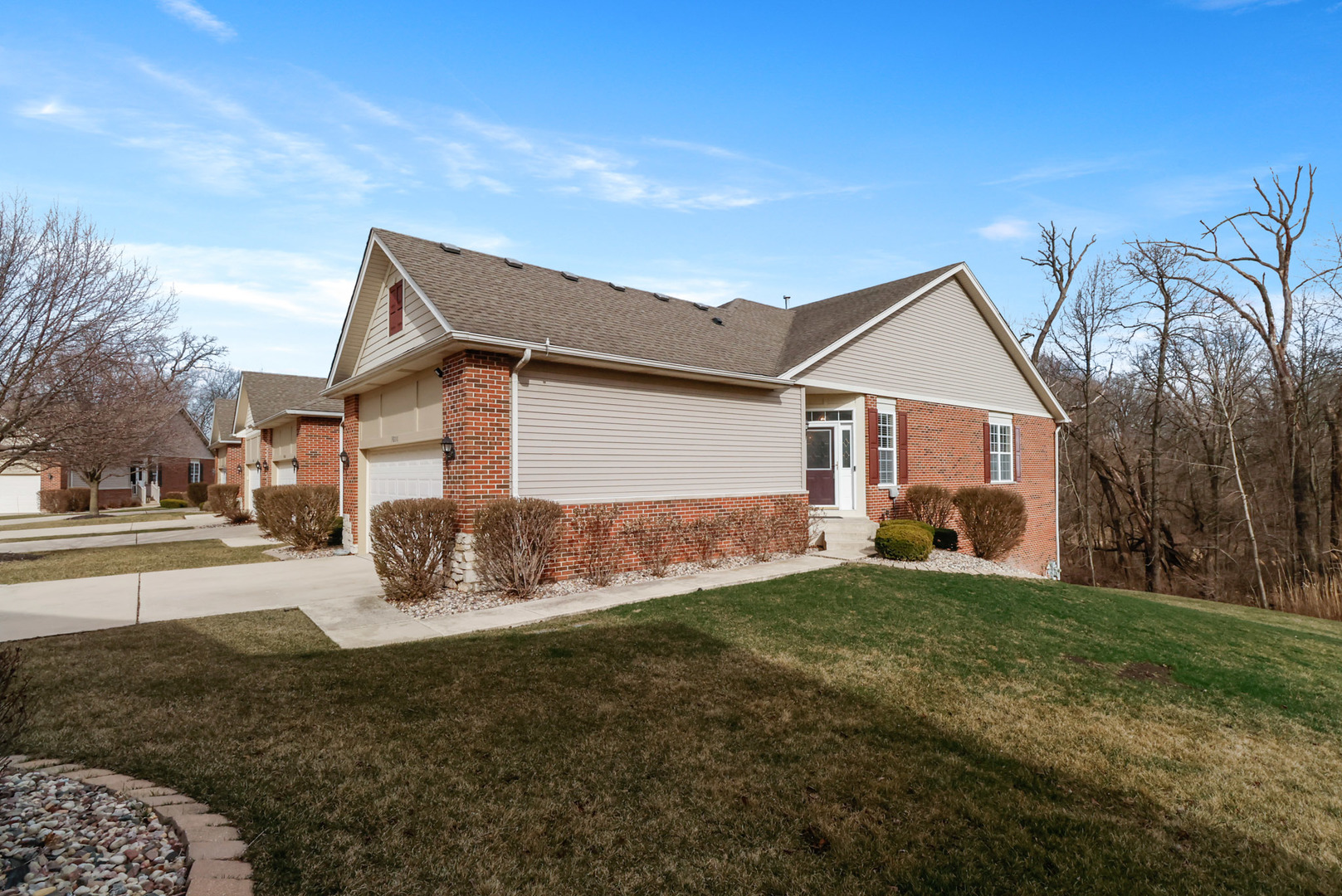 9800 Oakwood Court Property Photo