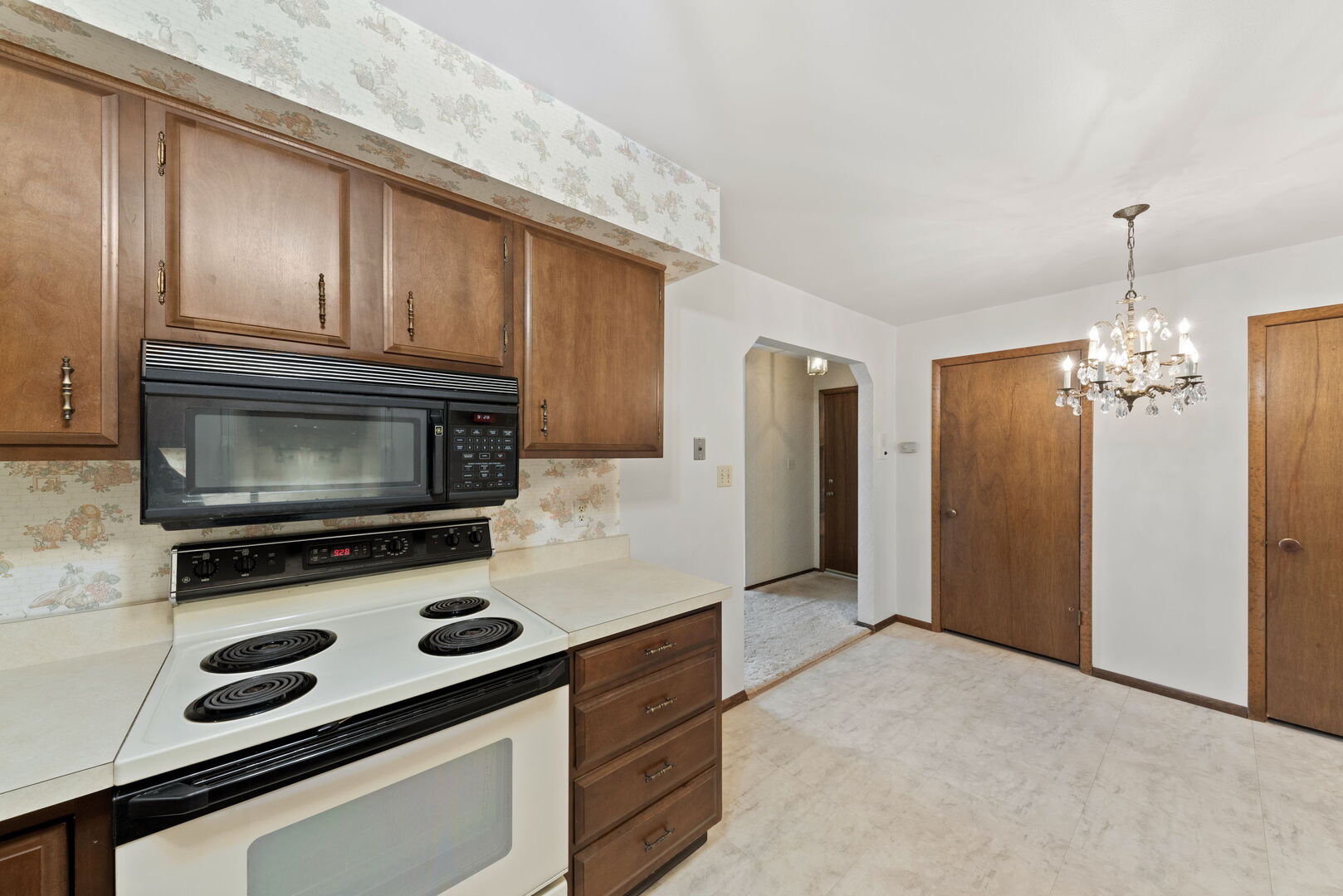 910 Camellia Drive 12 Property Photo 10