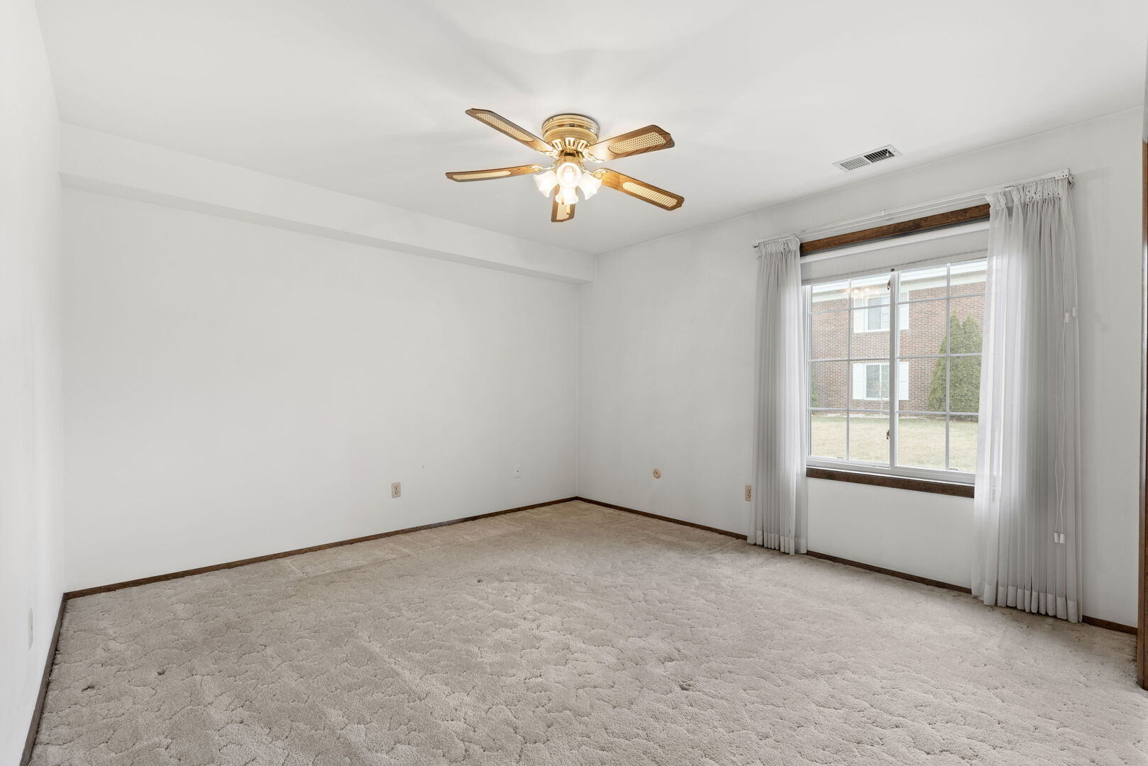 910 Camellia Drive 12 Property Photo 12