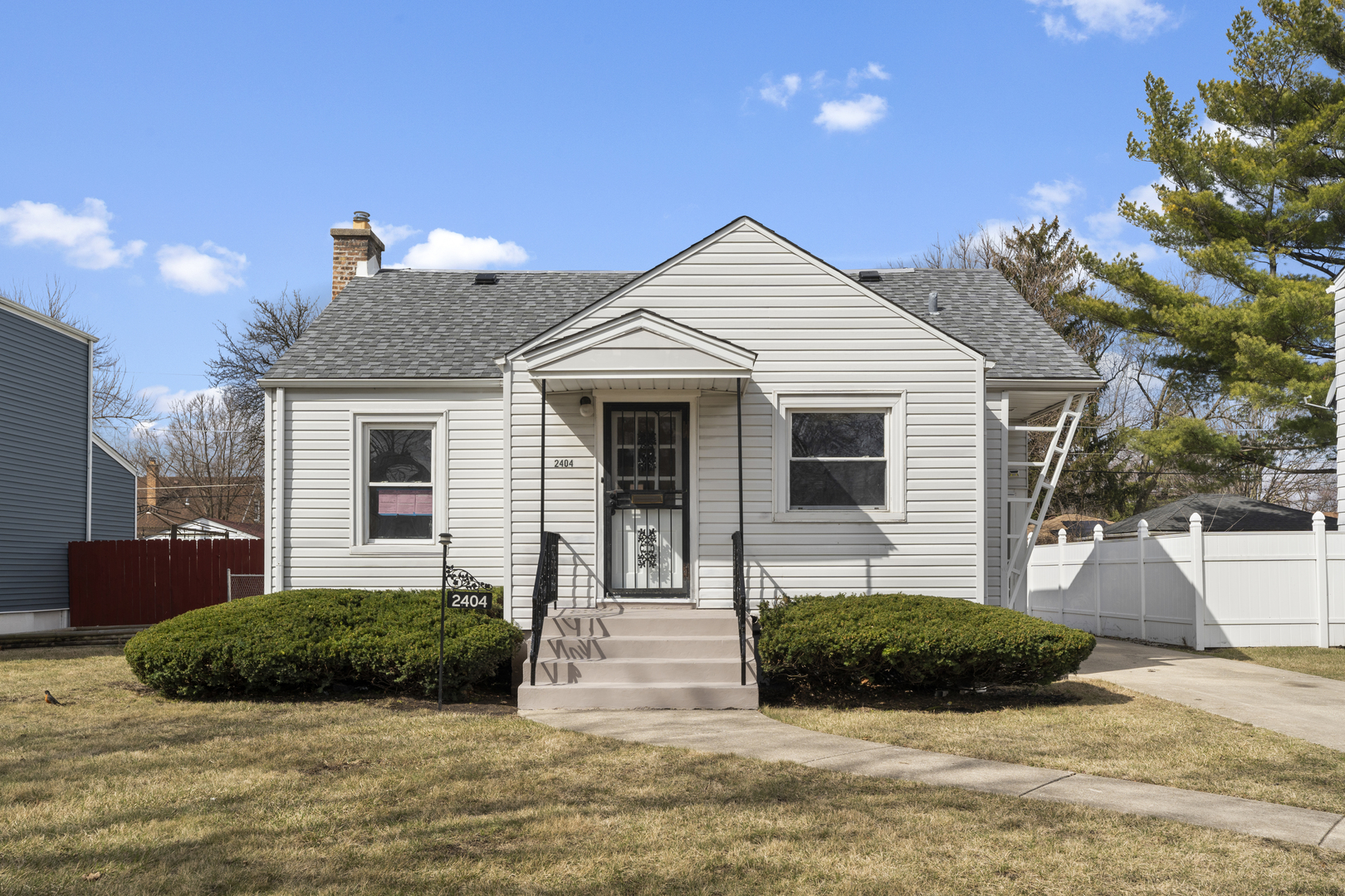 2404 S 14th Avenue Property Photo