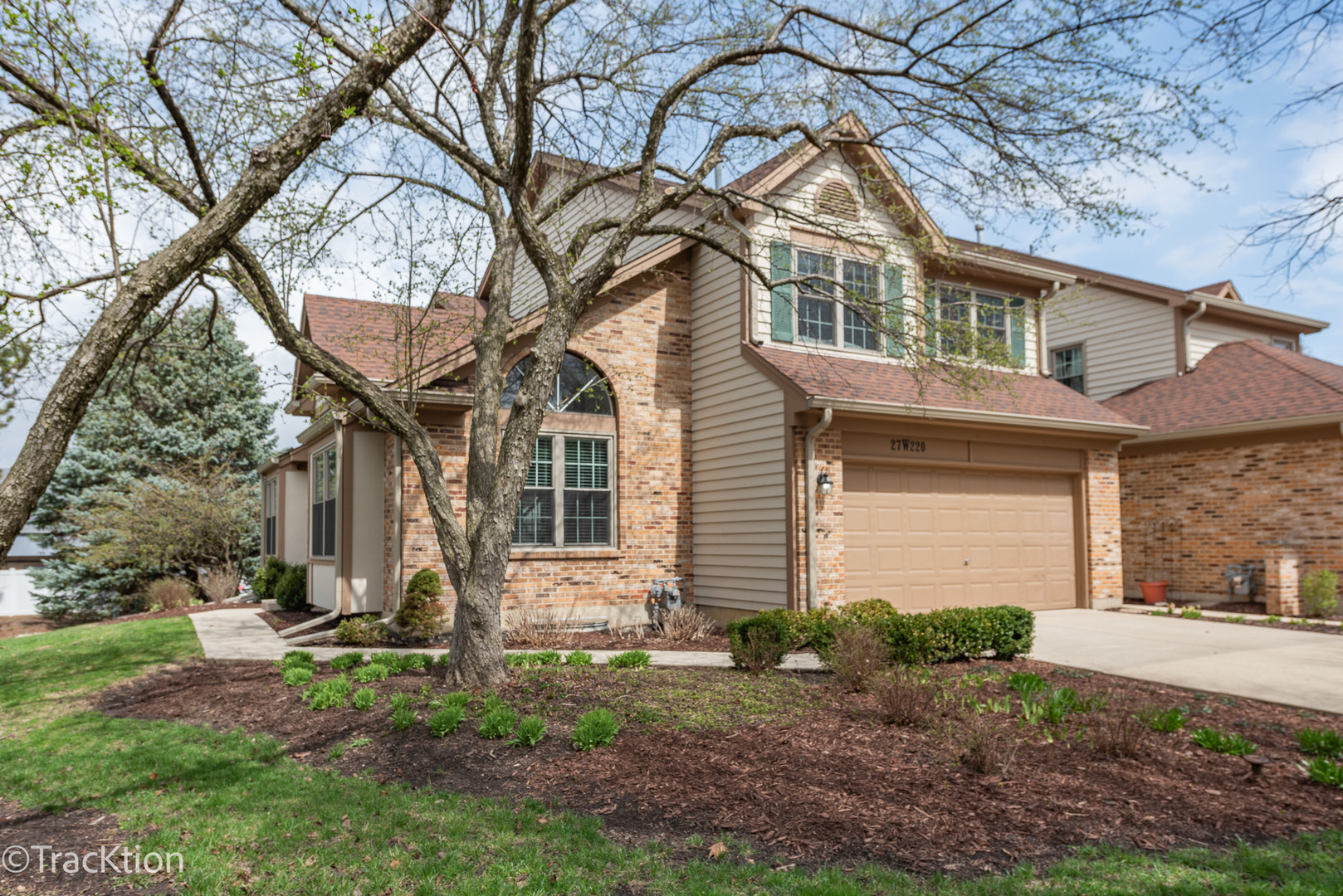 27w220 Chelsea Circle Property Photo