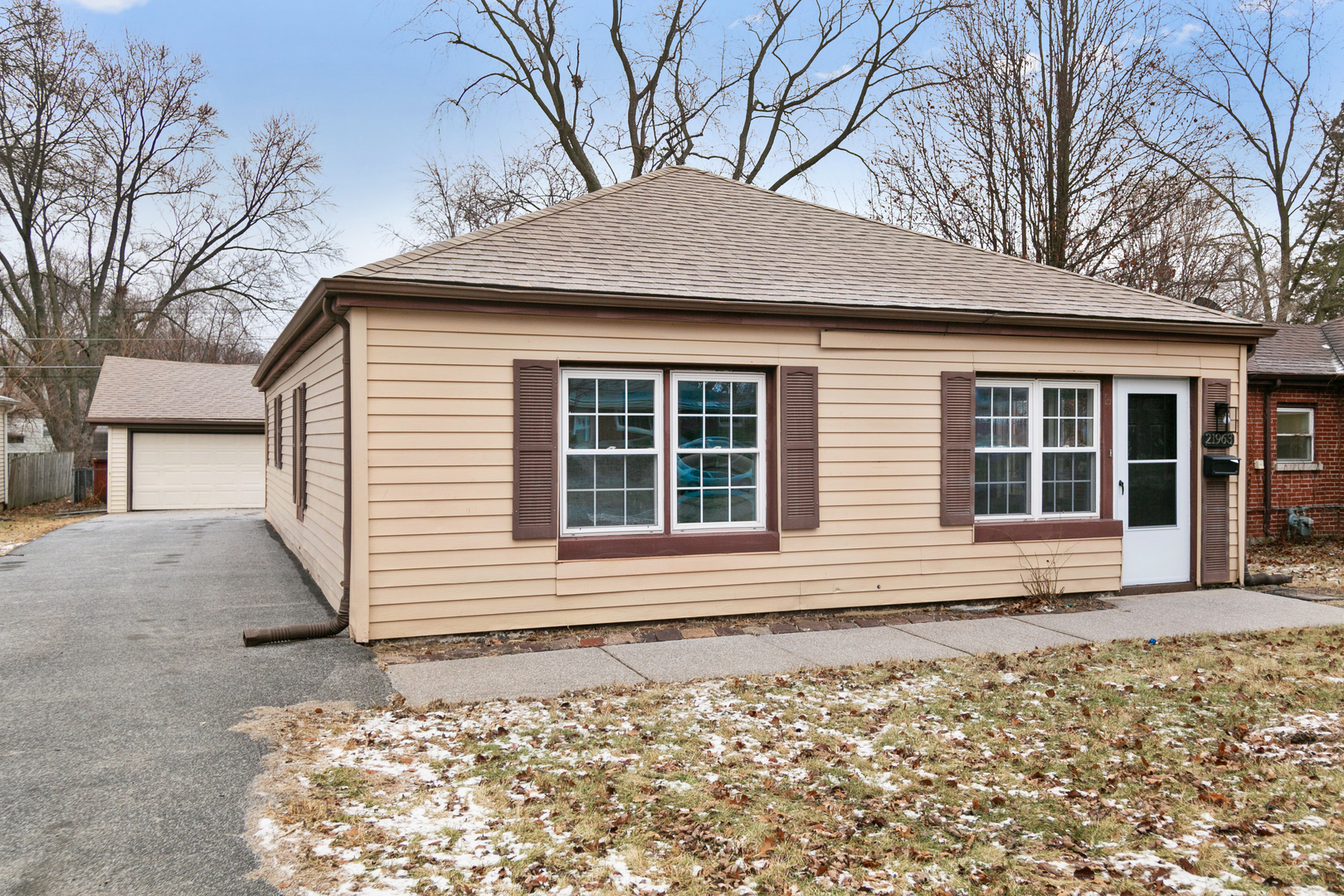 227 Real Estate Listings Main Image