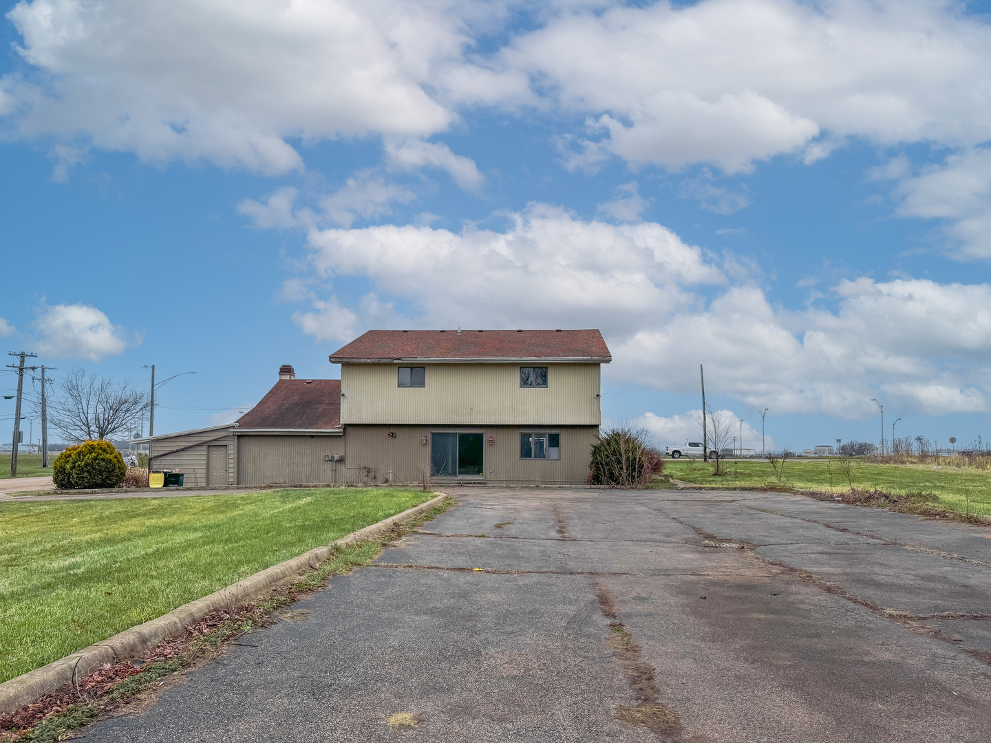 2117 W North Avenue Property Photo 2