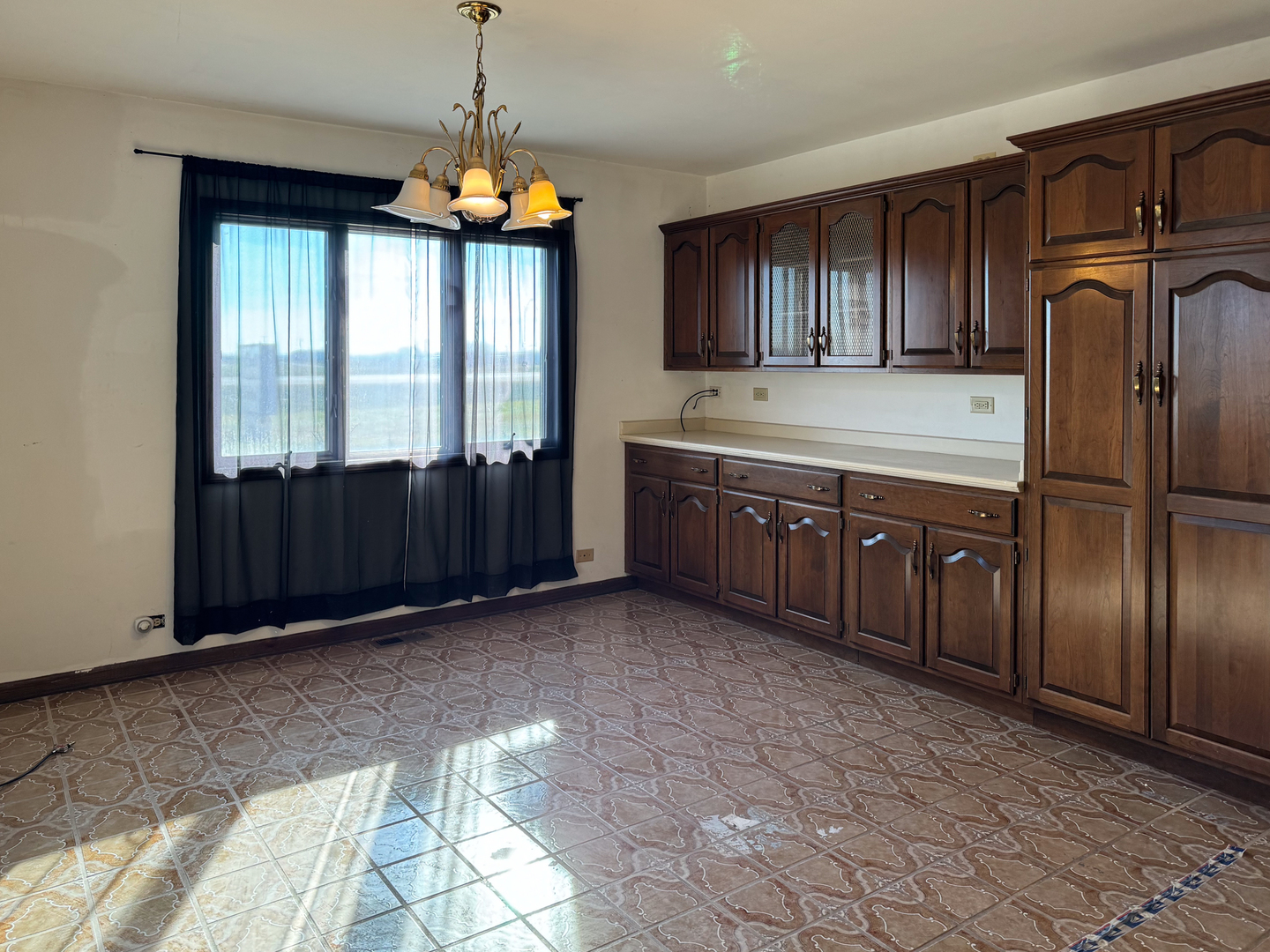 2117 W North Avenue Property Photo 10