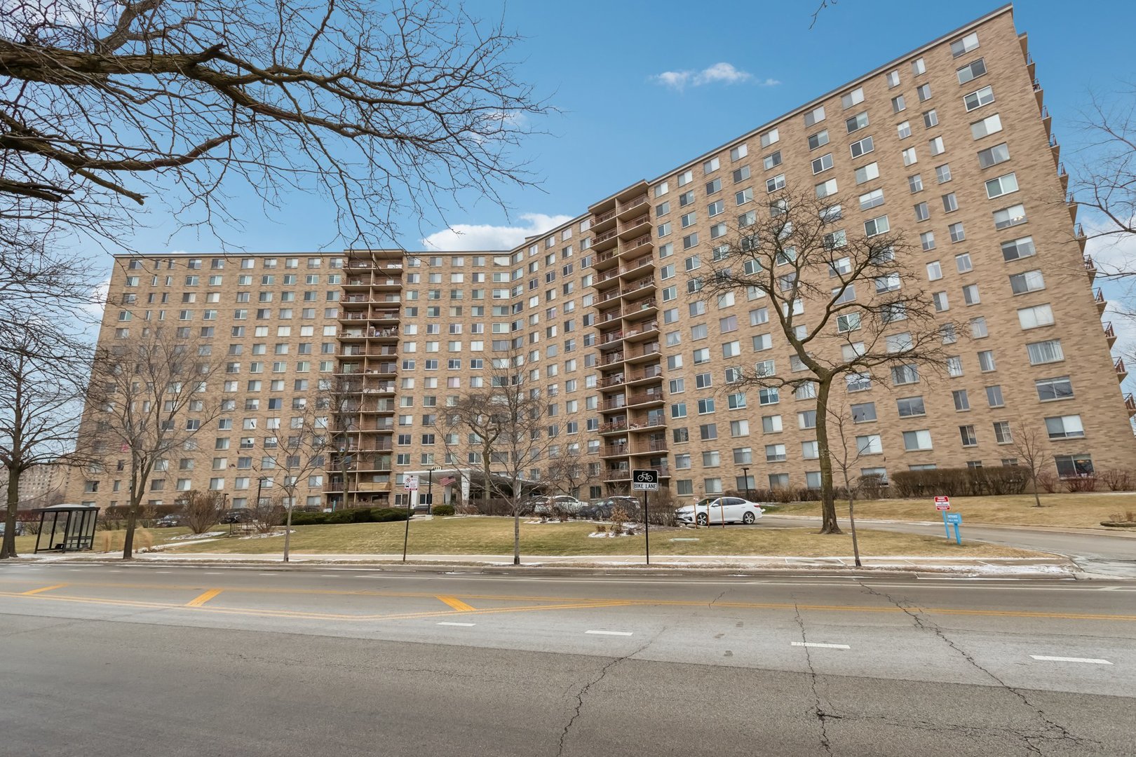 6833 N Kedzie Avenue 306 Property Photo