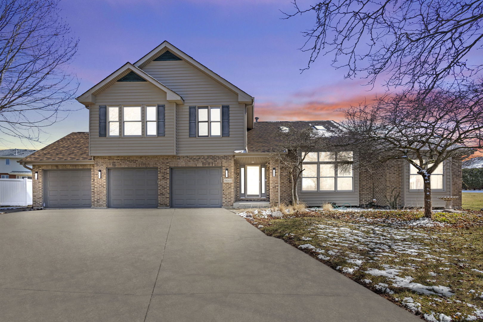 12321786 Property Photo
