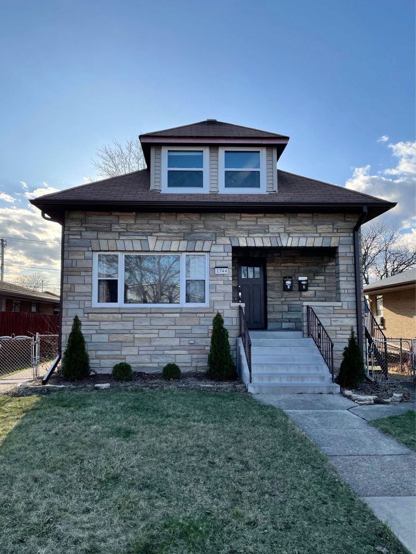 1744 Broadway Street Property Photo