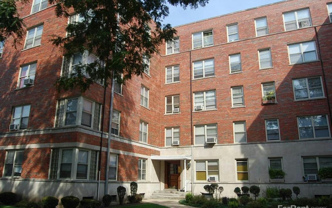 2620 W Berwyn Avenue 206 Property Photo