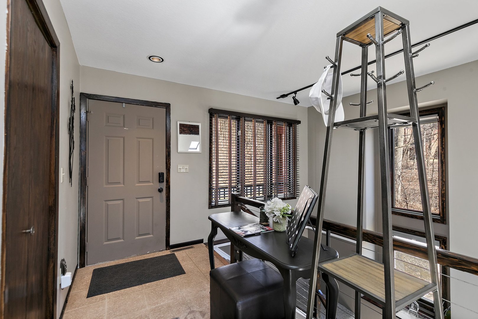 16 Oak Glen Drive Property Photo 4