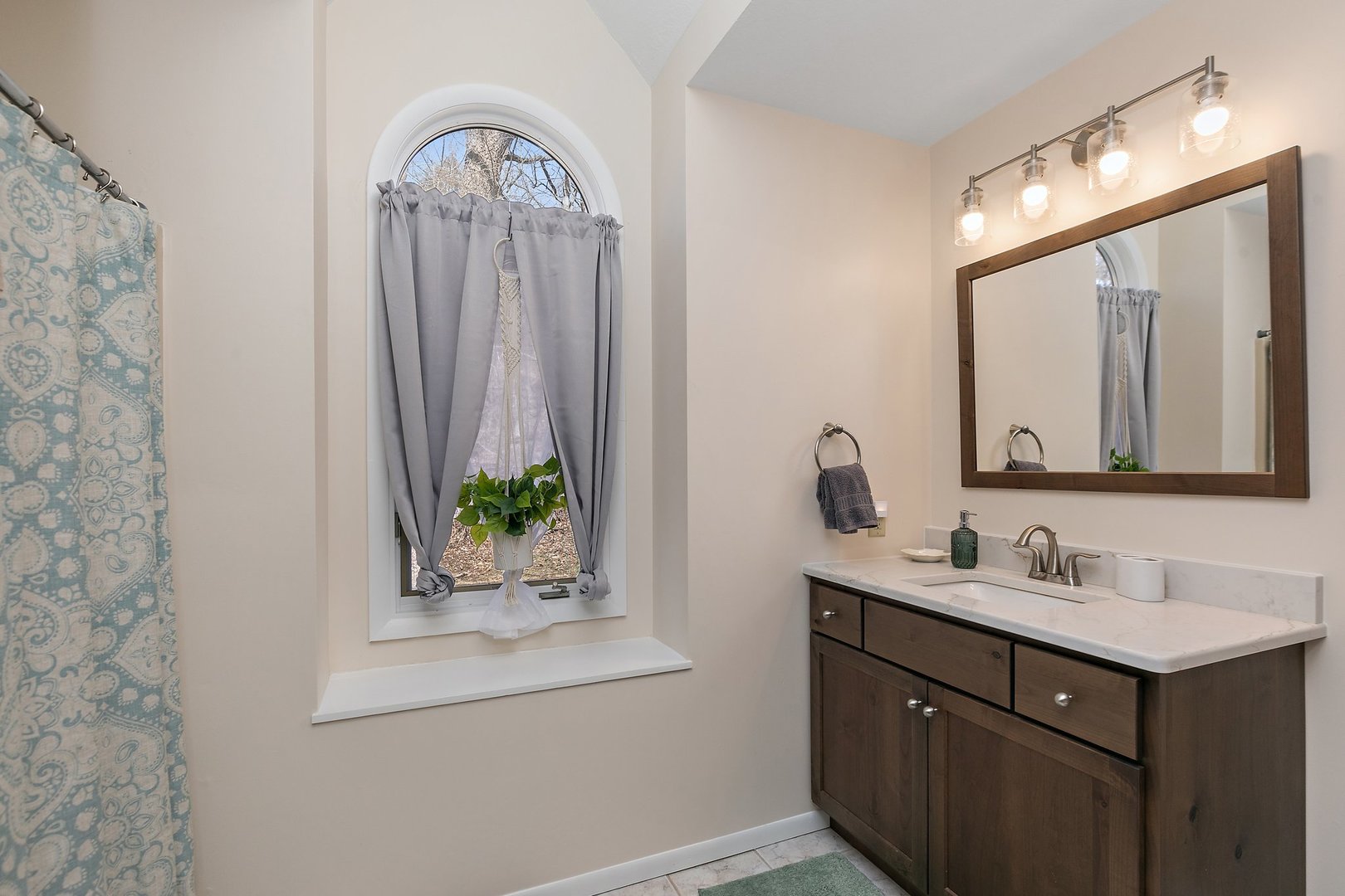 16 Oak Glen Drive Property Photo 7