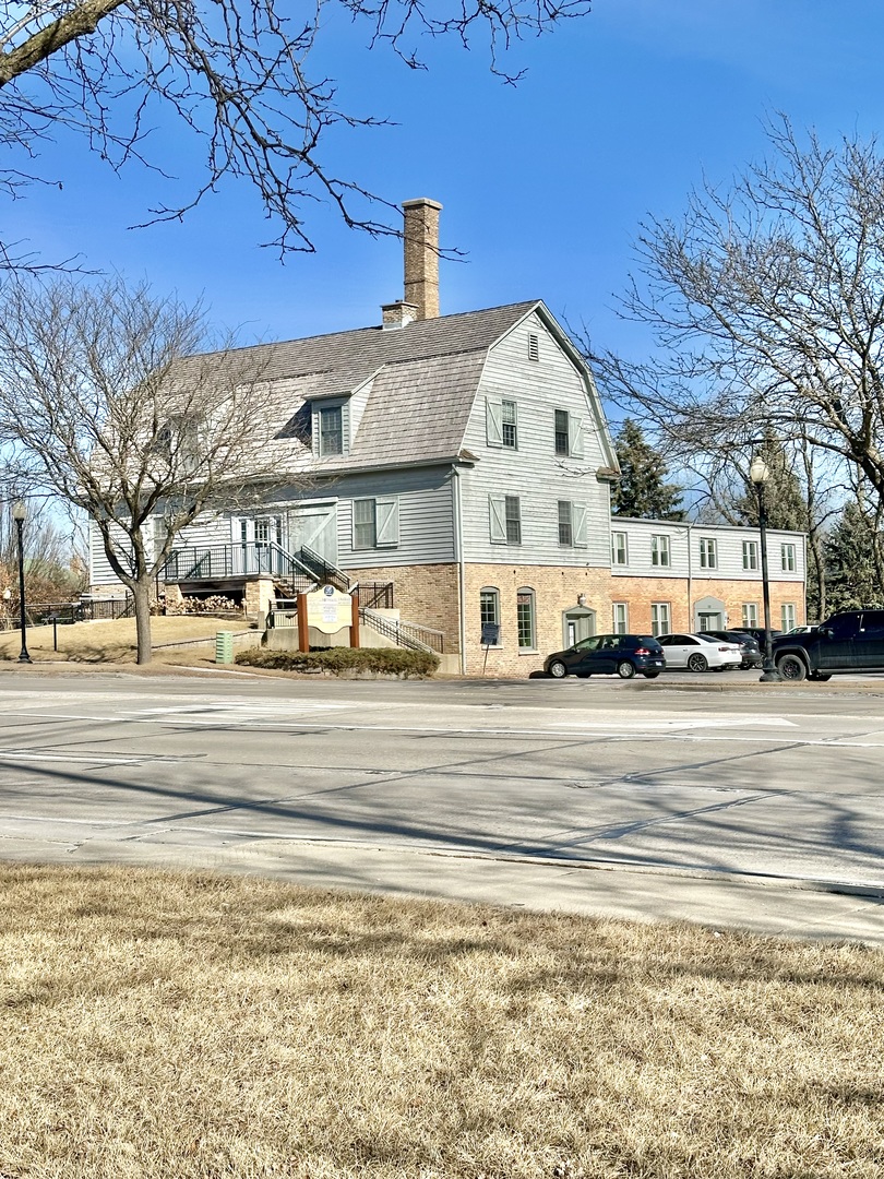 105 S Roselle Road Property Photo 1