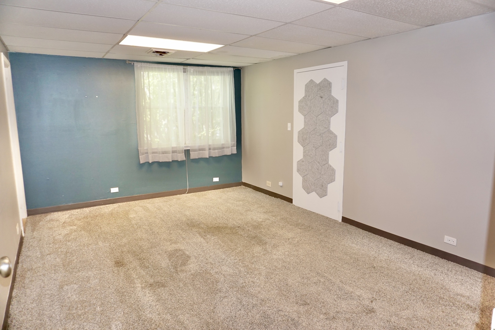 105 S Roselle Road Property Photo 8