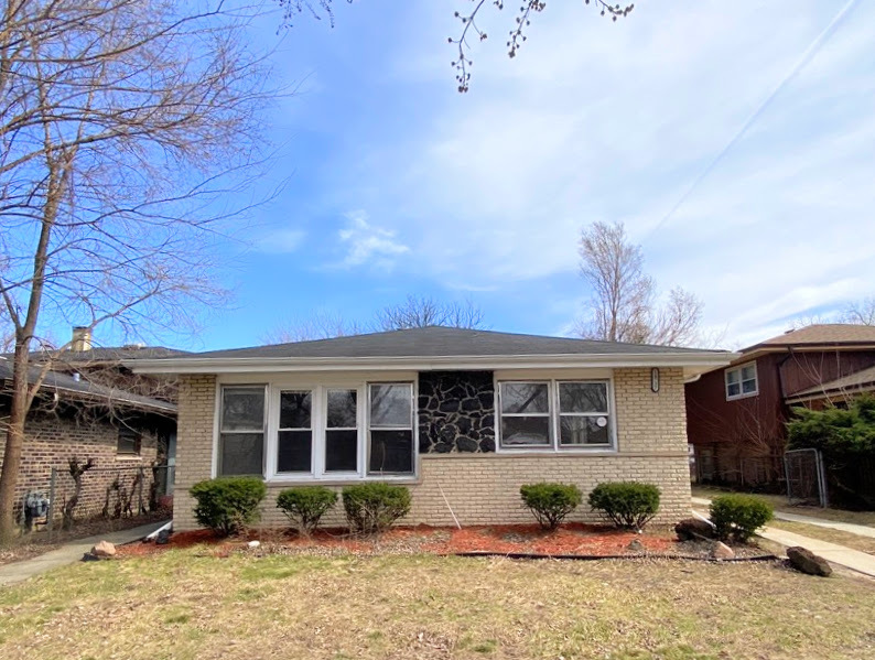 14737 Blackstone Avenue Property Photo 1