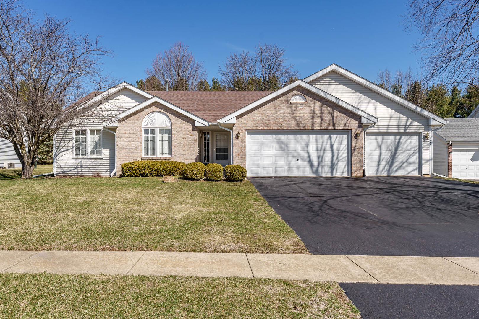 6894 Errol Court Property Photo