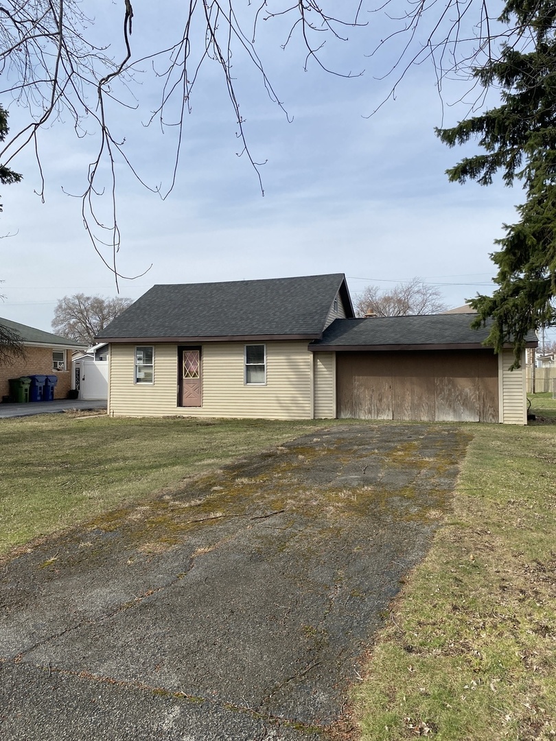 5610 W 88th Street Property Photo