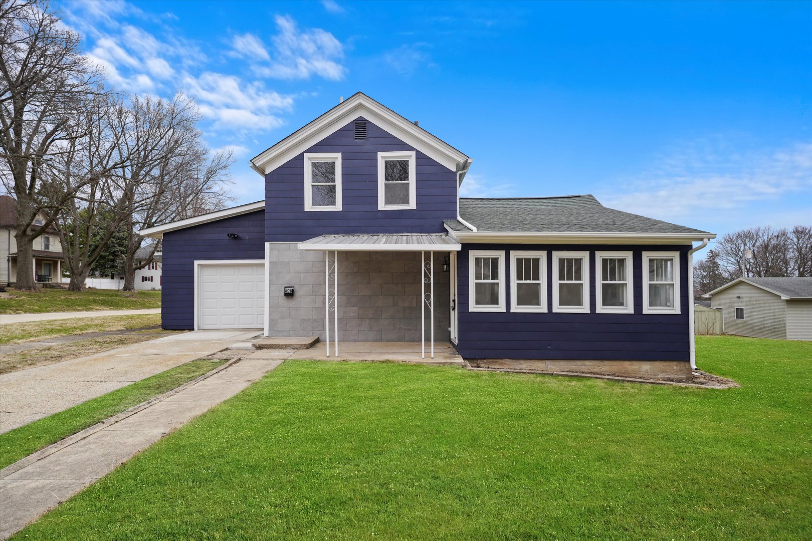 808 Evans Avenue Property Photo