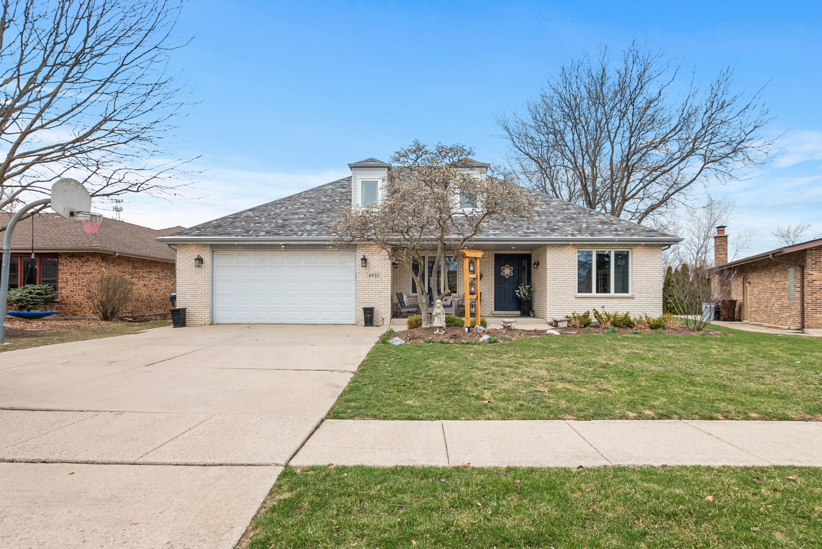 6932 Westview Drive Property Photo