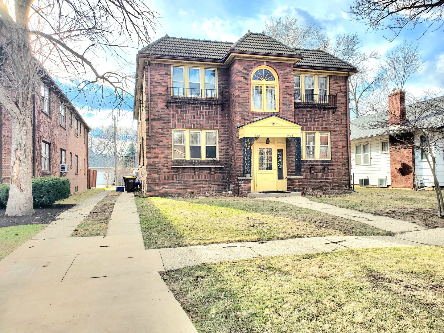1922 Douglas Street Property Photo