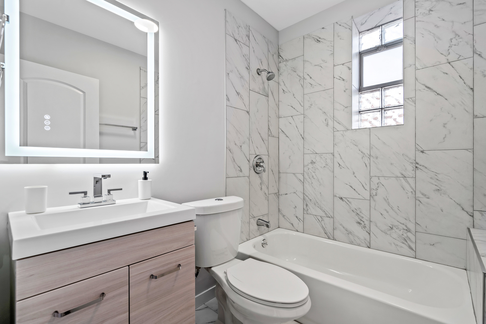 1226 W 31st Place Property Photo 15