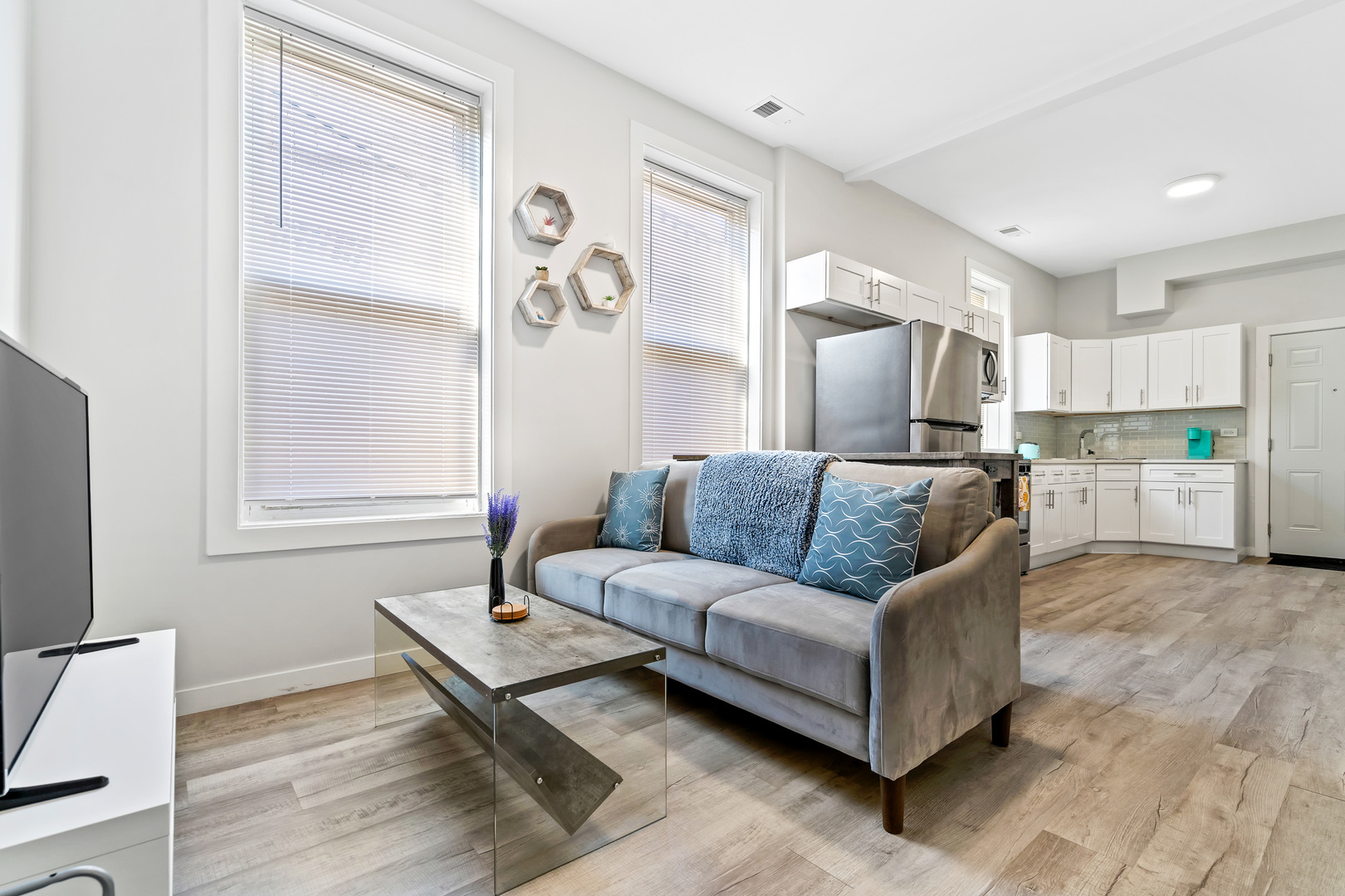1226 W 31st Place Property Photo 17