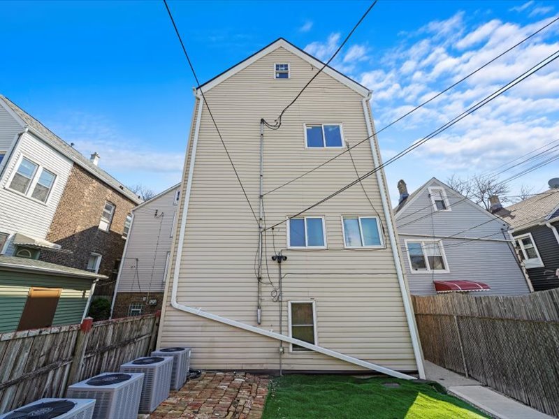 1226 W 31st Place Property Photo 29