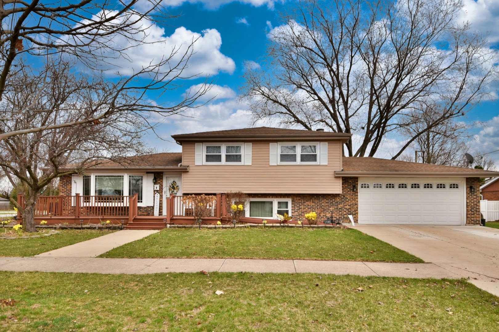 17301 Overhill Avenue Property Photo 1