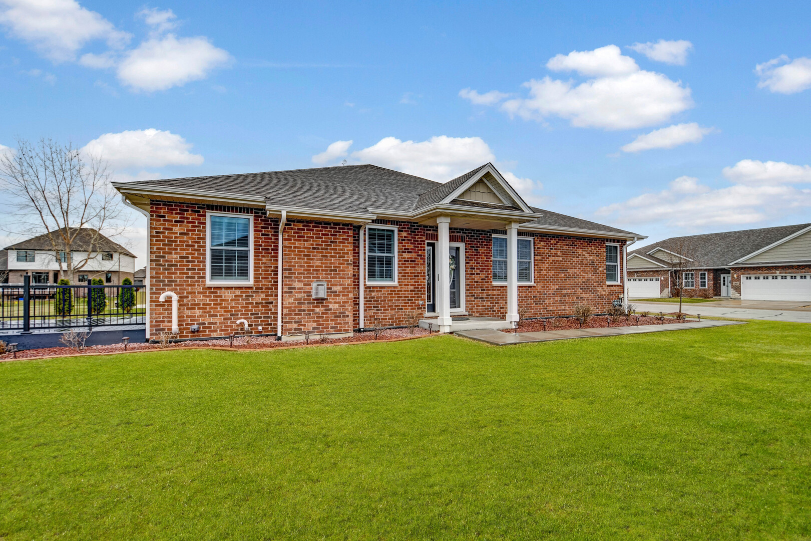 13816 W Chase Court Property Photo