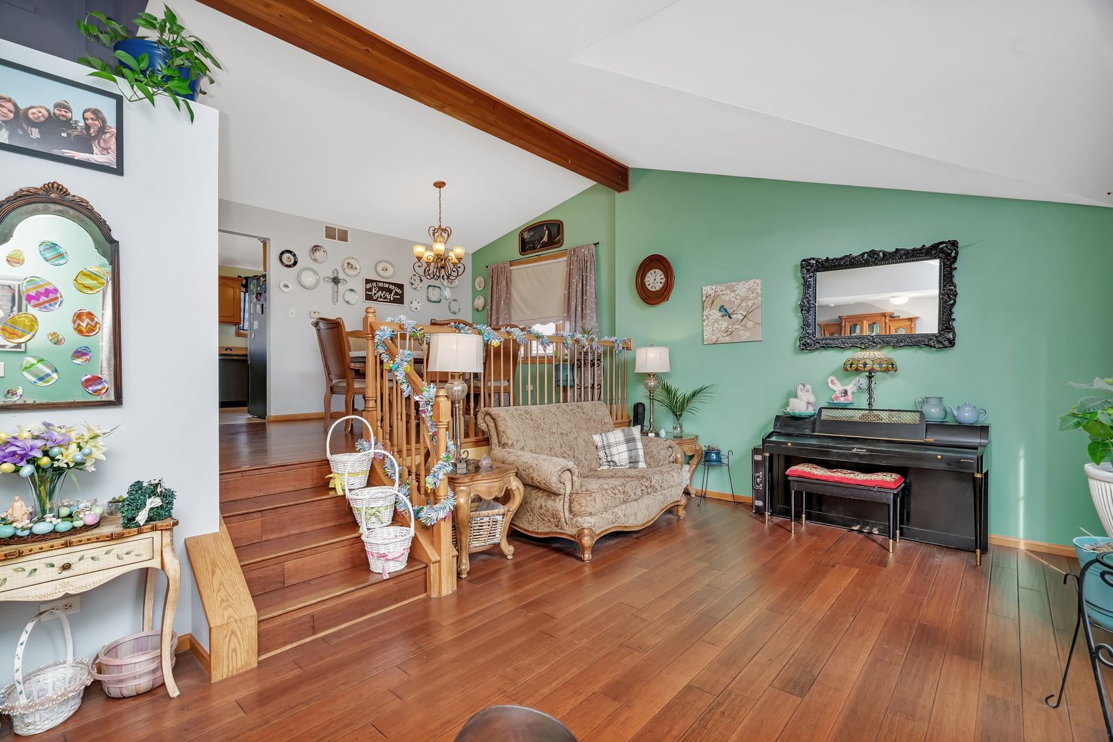 605 High Grove Drive Property Photo 5