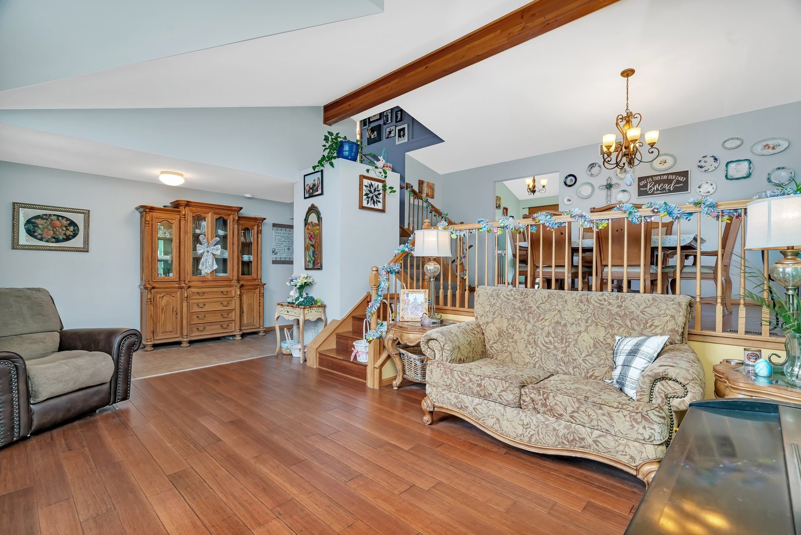 605 High Grove Drive Property Photo 8