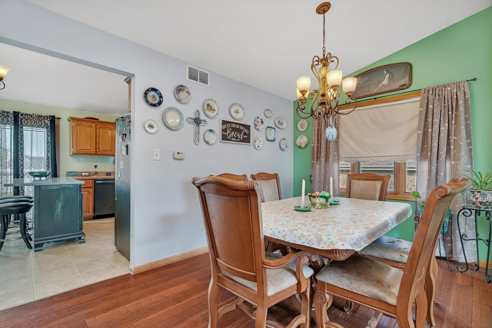 605 High Grove Drive Property Photo 11