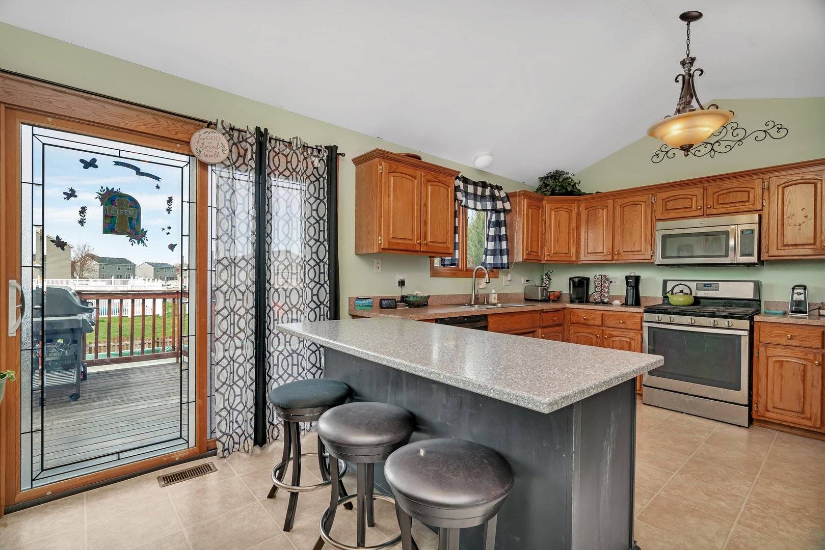 605 High Grove Drive Property Photo 12