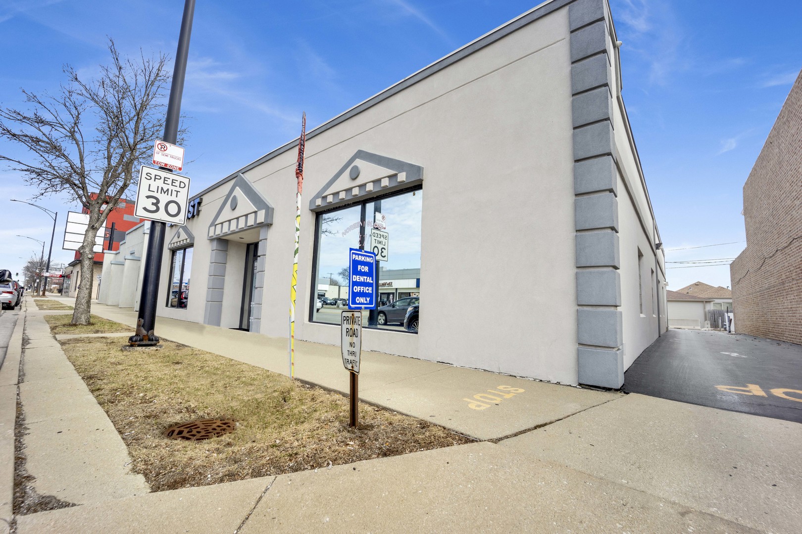 5037 N Harlem Avenue Property Photo 12