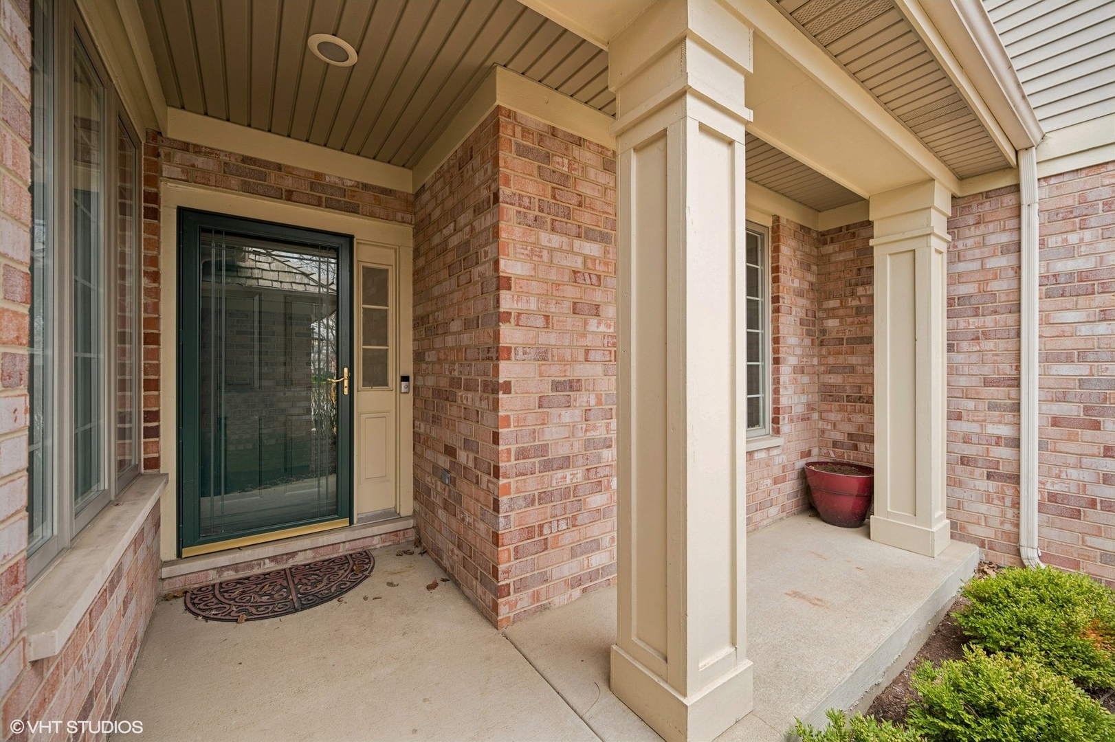 4538 N Seminole Drive Property Photo 3