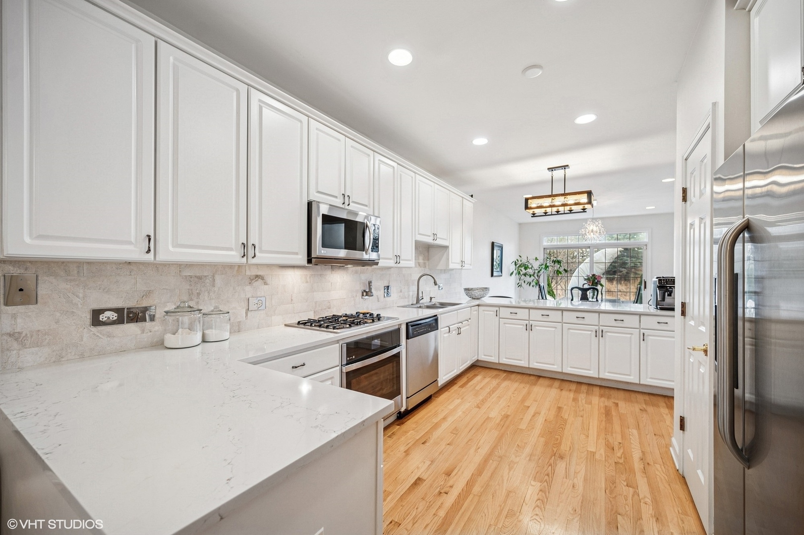 4538 N Seminole Drive Property Photo 11