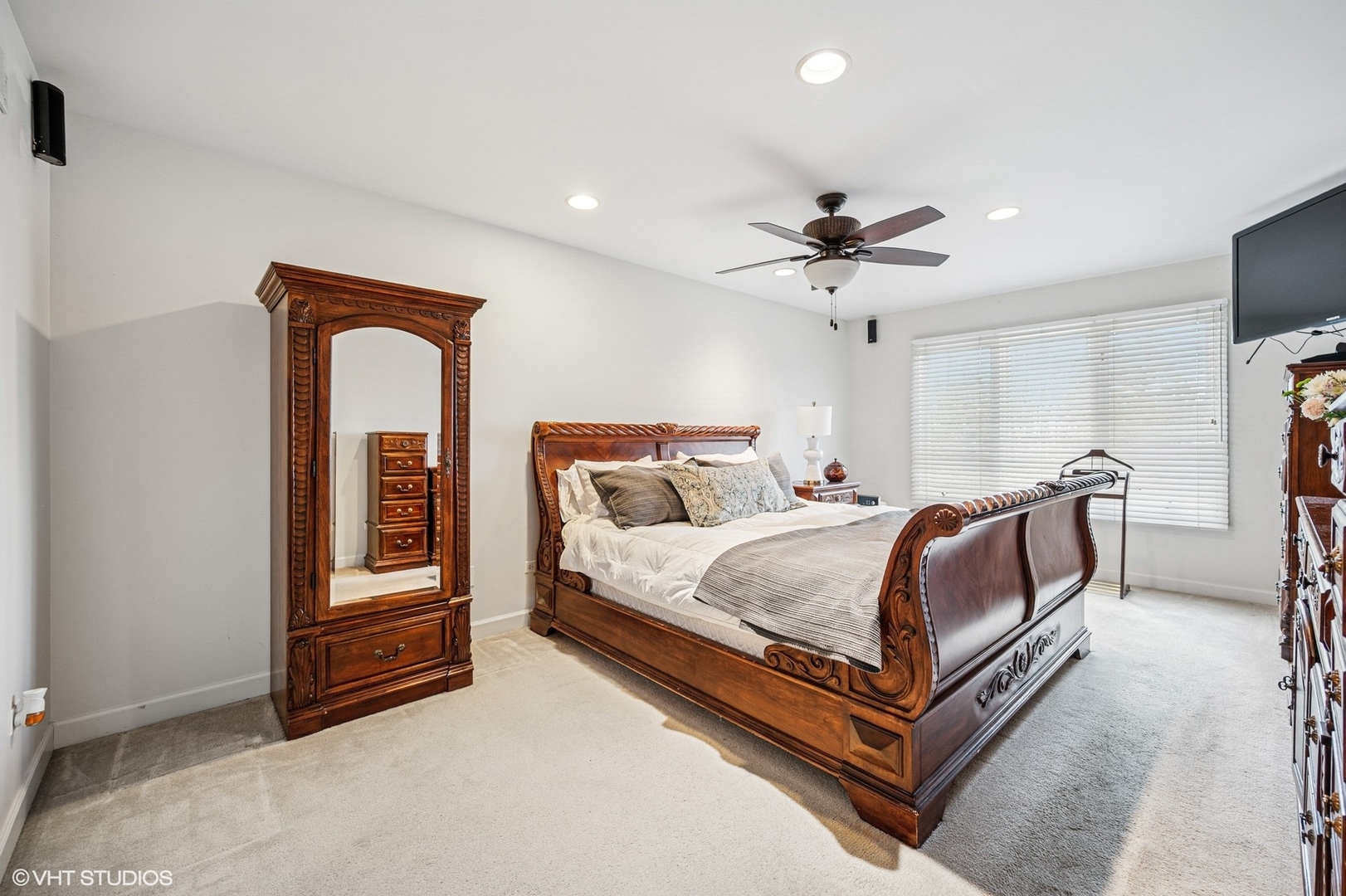 4538 N Seminole Drive Property Photo 16