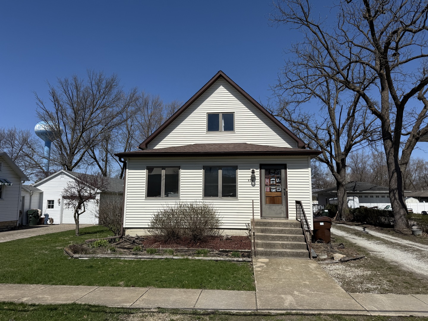 245 E 4th Avenue Property Photo