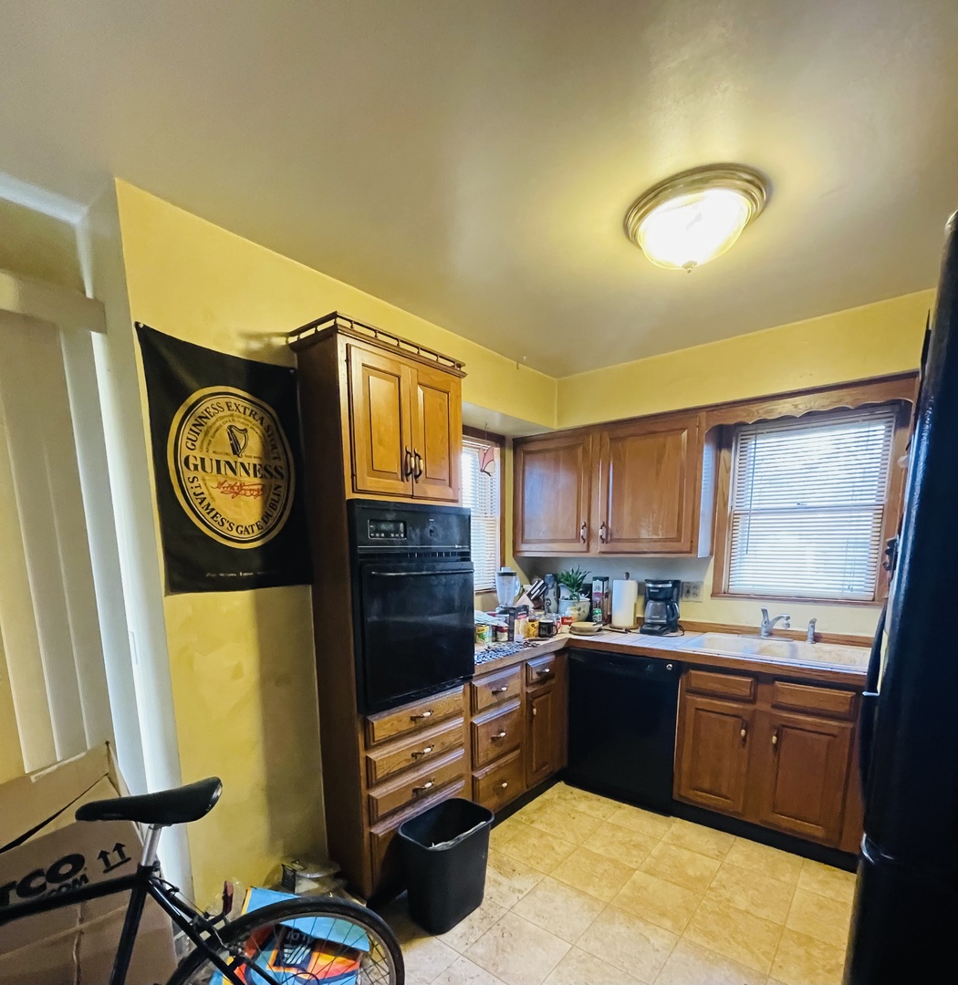 9330 S 51st Avenue Property Photo 4